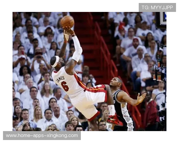 阿伦次节连飙四记三分!一波流瞬间扭转局势点燃篮球狂热 阿伦次节连飙四记三分!一波流瞬间扭转局势点燃篮球狂热