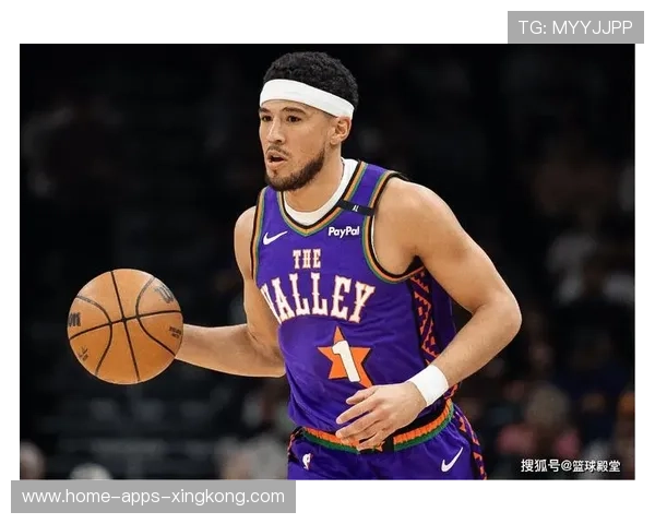 布克蜕变为全能核:从单打独斗到全能巨星 布克蜕变为全能核:从单打独斗到全能巨星