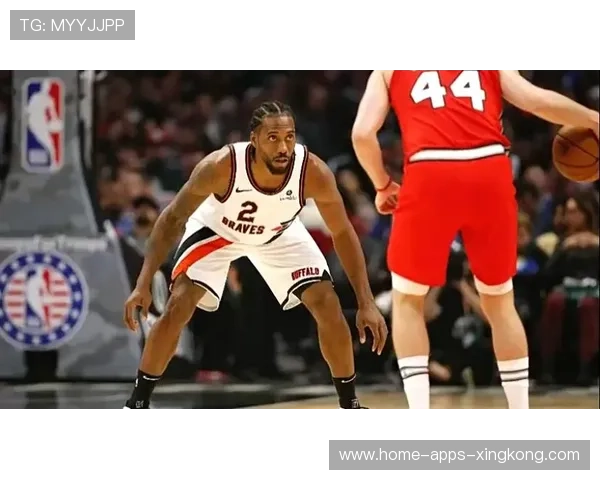 伦纳德沉默走回防守端