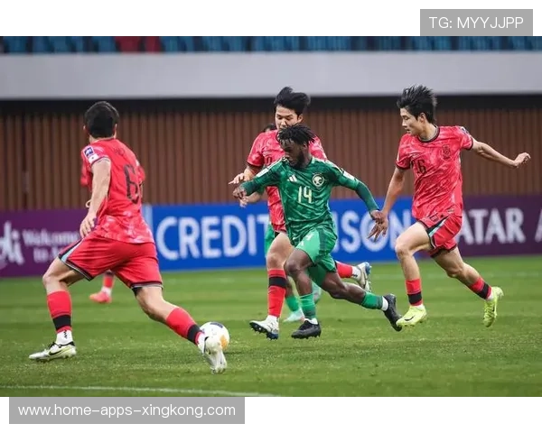 汉堡多次利用二点球形成威胁，精妙战术引领球队反攻