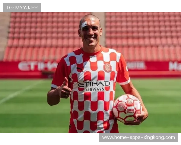 巴萨罗梅乌抢断后推射极度冷静：从草地到市场的极致控场